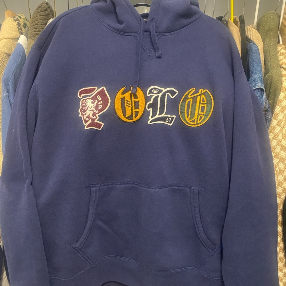 POLO RALPH LAUREN EMBROIDERED PATCH HOODIE.